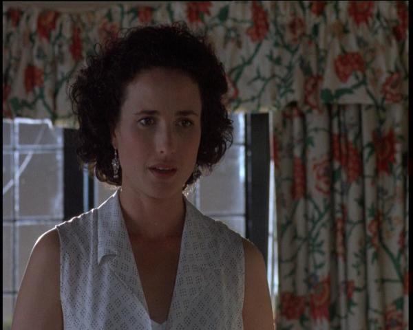 Patru Nunti Si O Inmormantare National Tv Mai Ceva Ca N Viata