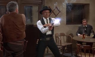 Pistolarul de la miezul noptii