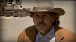 Pistolarul si comoara